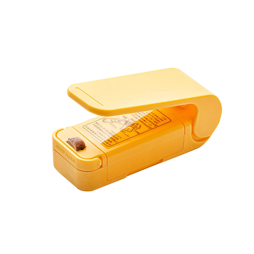 White Home Carry-on Compact Mini Sealing Clip Snacks Fruit Preservation Sealing Machine Hot Air Blower