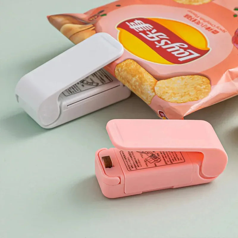 White Home Carry-on Compact Mini Sealing Clip Snacks Fruit Preservation Sealing Machine Hot Air Blower